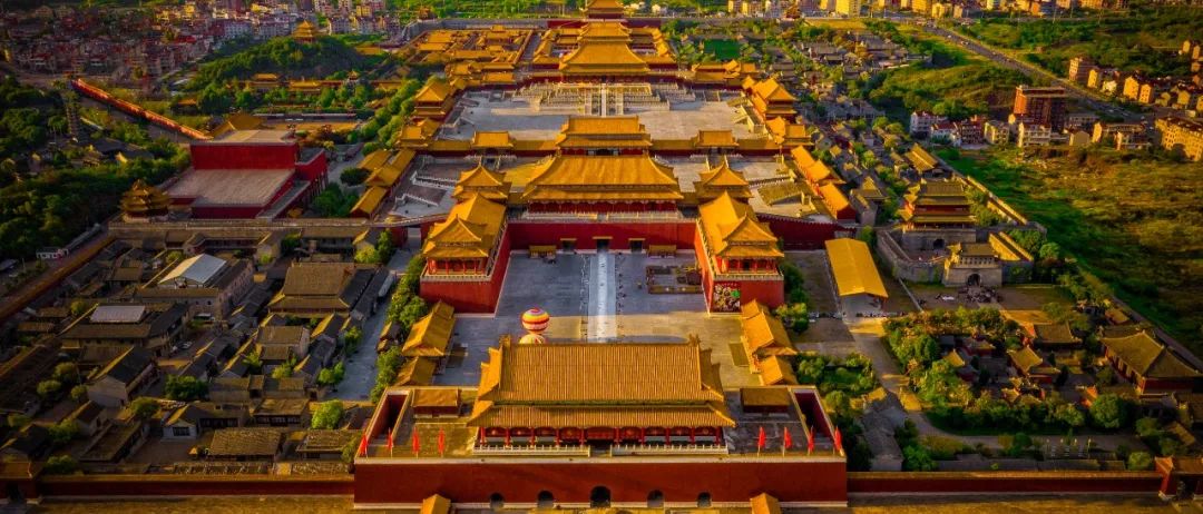 Imperial Majesty: Conversing with Ancient Empires